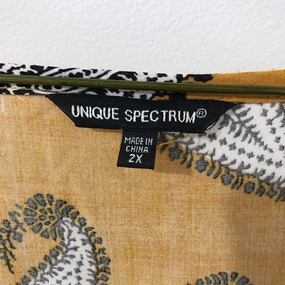 Unique spectrum￼ half sleeve blouse size 2X.  ￼A344 - Picture 3 of 3